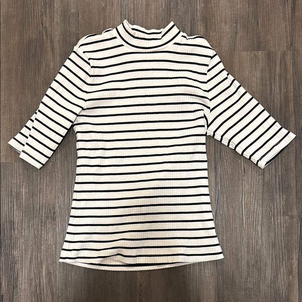 Old Navy Black and White Fitted Ribbed Blouse
